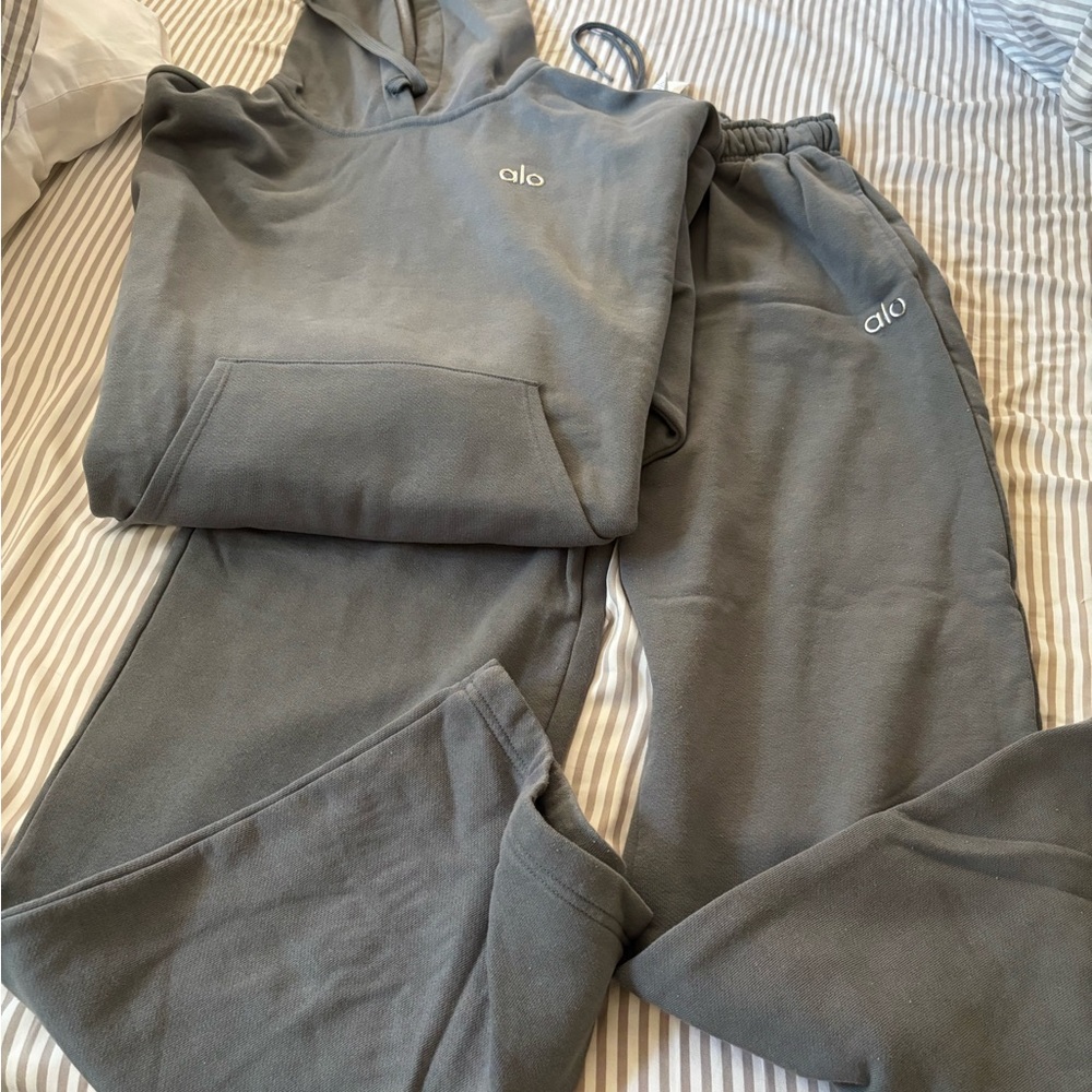 ALO Yoga Gray Hoodie and Sweatpants Set